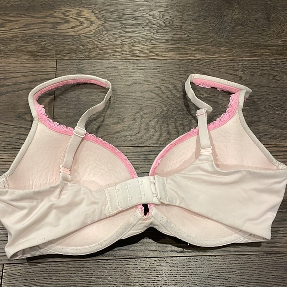 Victoria Secrets push-up bra - Picture 2 of 2